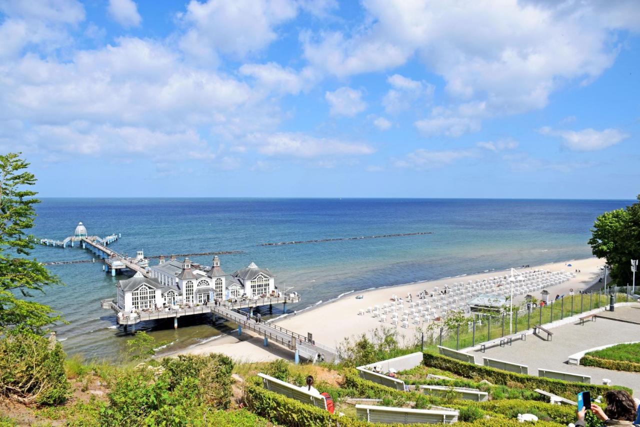 Schoenes Ferienhaus Mit Kamin Und Sauna Im Ostseebad Sellin エクステリア 写真