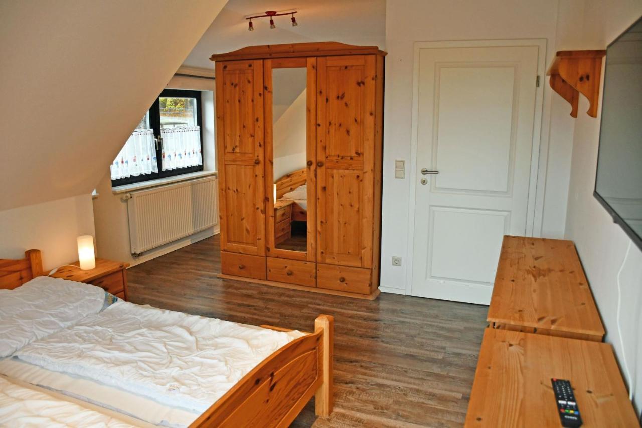 Schoenes Ferienhaus Mit Kamin Und Sauna Im Ostseebad Sellin エクステリア 写真